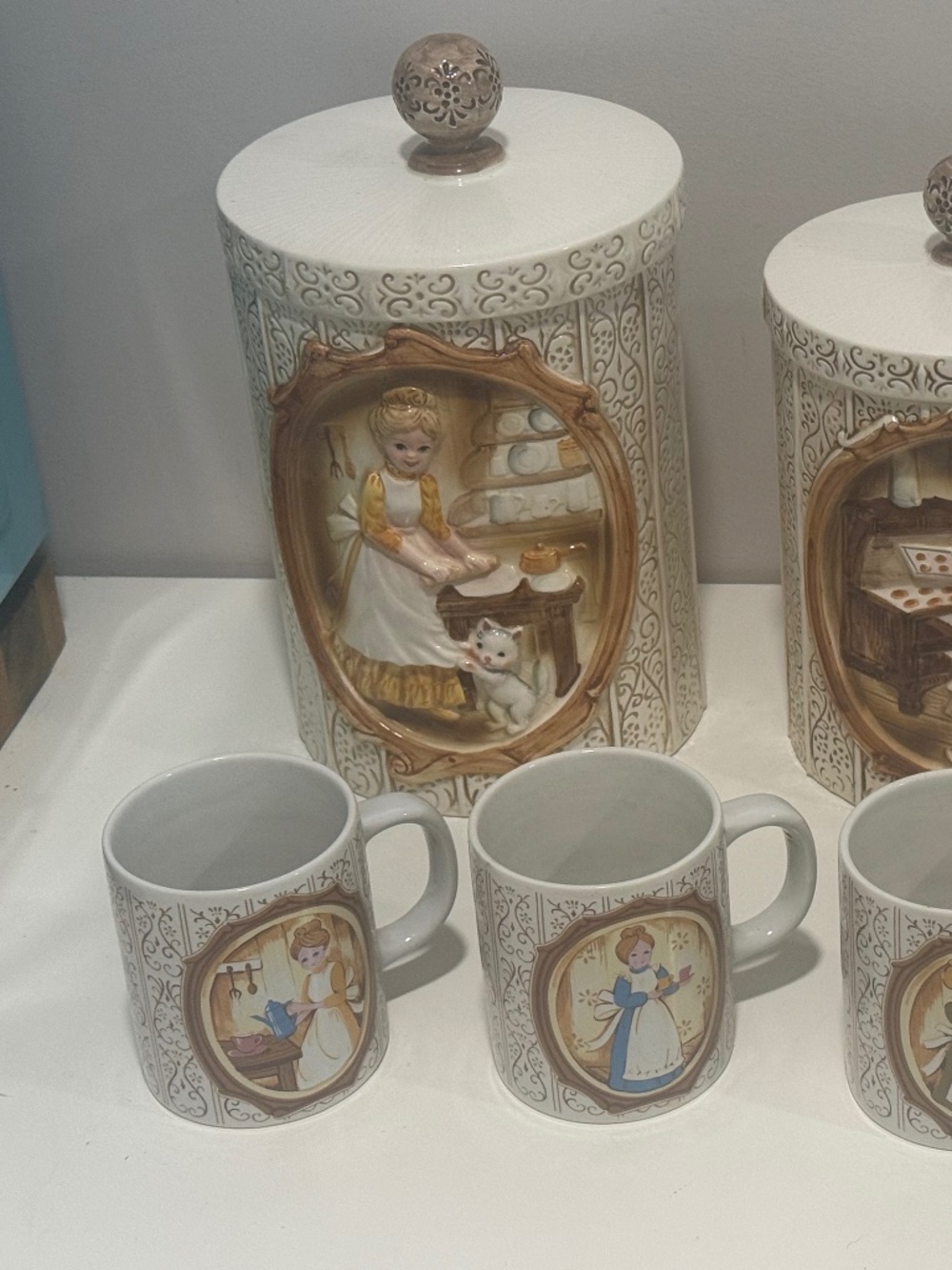 1975 Sears Pioneer Woman 3 Canisters + 4 Mugs Set - Original